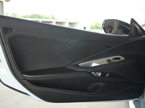 Used 2021 Chevrolet Corvette Stingray Coupe w/ Z51 Performance Package RWD image 18