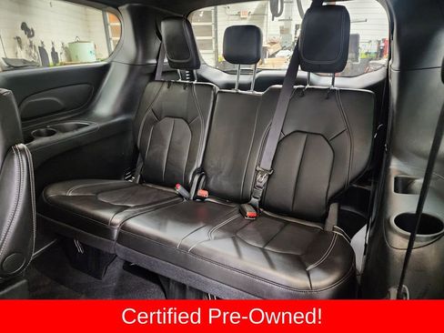 Used 2025 Chrysler Pacifica Select image 26