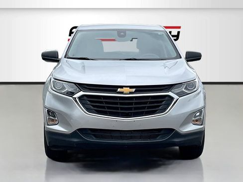 Used 2021 Chevrolet Equinox LS w/ LS Convenience Package AWD/4WD image 2