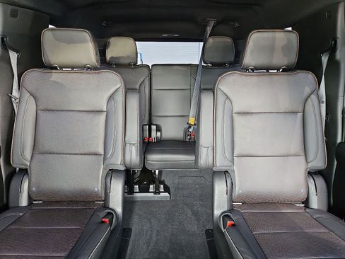 Certified 2021 Chevrolet Suburban High Country AWD/4WD image 14