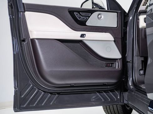 Used 2020 Lincoln Aviator Black Label Grand Touring image 27