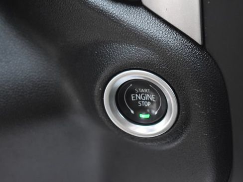 Used 2022 Chevrolet Silverado 1500 LT AWD/4WD image 30