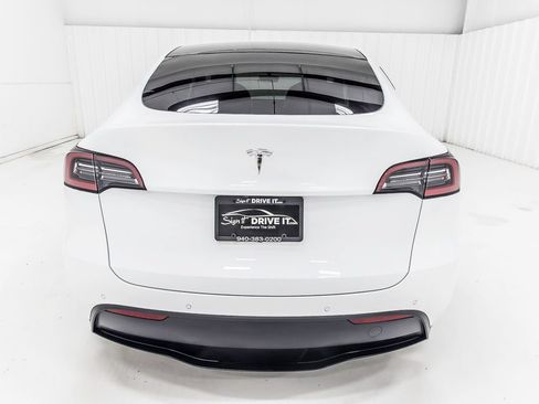 Used 2021 Tesla Model Y 2WD image 8