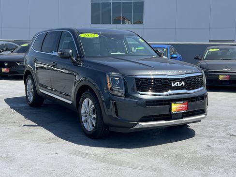 Used 2022 Kia Telluride LX FWD image 10