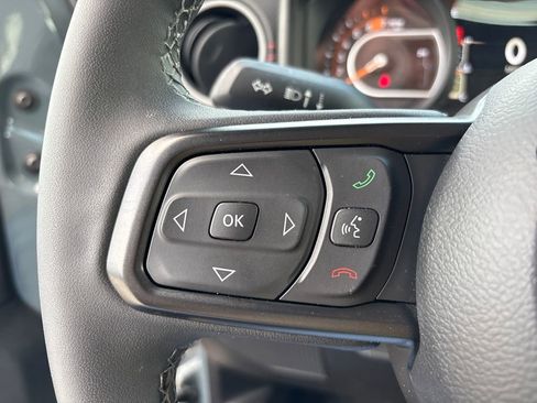 Used 2025 Jeep Wrangler Unlimited Rubicon AWD/4WD image 40