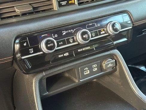 Used 2023 Honda Pilot Sport image 18