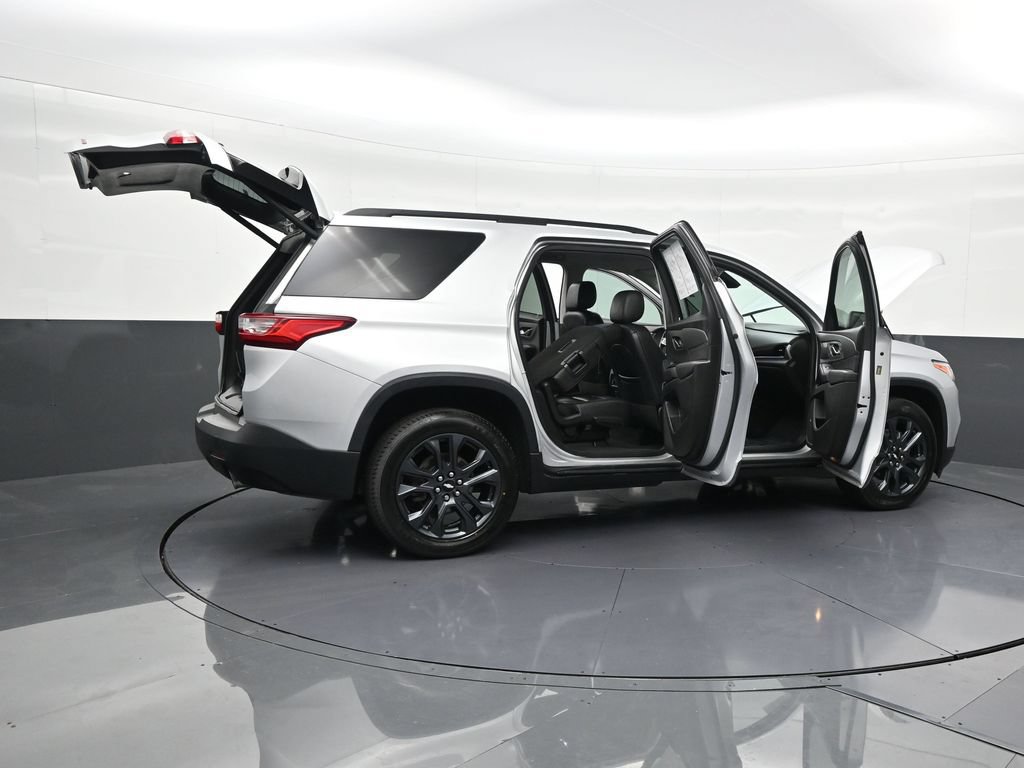 Used 2021 Chevrolet Traverse RS FWD image 32