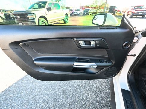 Used 2019 Ford Mustang Coupe image 23