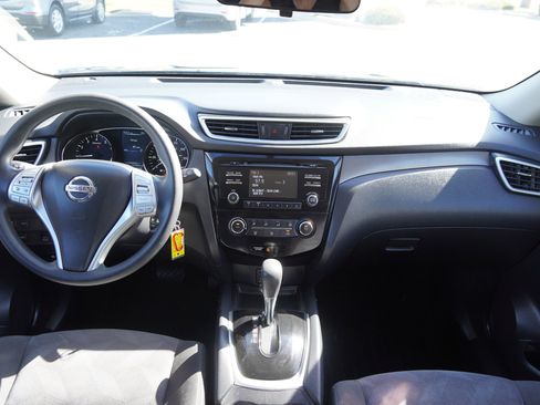 Used 2016 Nissan Rogue S w/ Appearance Package image 26