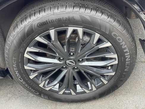 Certified 2024 Nissan Rogue Platinum AWD/4WD image 8