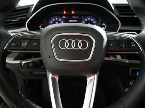 Used 2022 Audi Q3 2.0T Premium Plus w/ Premium Plus Package AWD/4WD image 25
