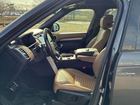 Used 2023 Land Rover Discovery HSE R-Dynamic image 2