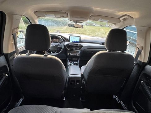 Used 2020 Ford Escape SE image 17