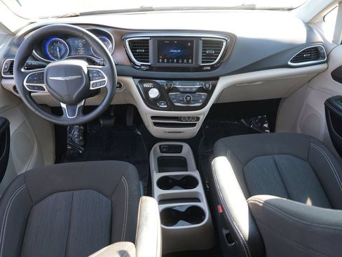 Used 2021 Chrysler Voyager L FWD image 24