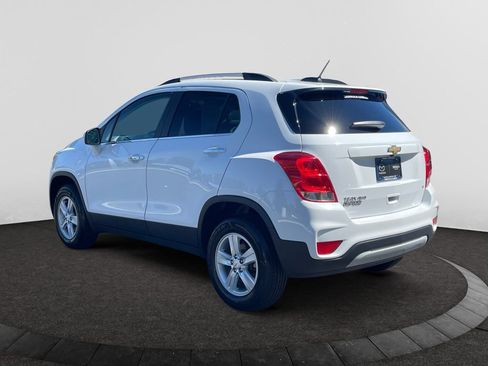Used 2020 Chevrolet Trax LT w/ LT Convenience Package AWD/4WD image 3