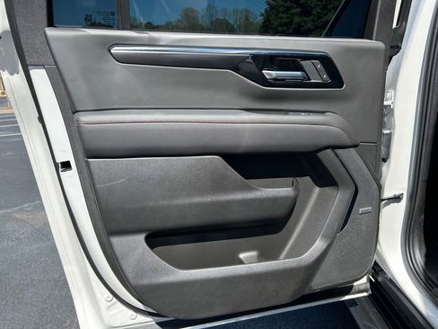 Used 2025 Chevrolet Suburban RST w/ Comfort Package image 60