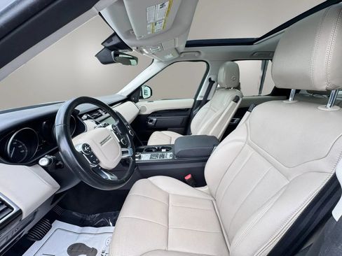 Used 2018 Land Rover Discovery SE AWD/4WD image 11
