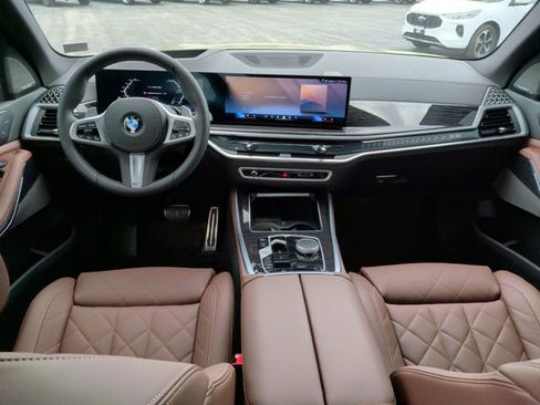 Used 2026 BMW X5 xDrive40i AWD/4WD image 2