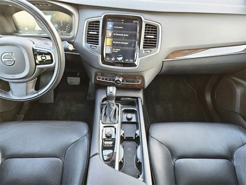 Used 2019 Volvo XC90 T6 Momentum w/ Advanced Package image 11