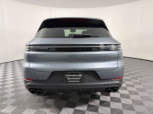 Certified 2026 Porsche Cayenne AWD/4WD image 10
