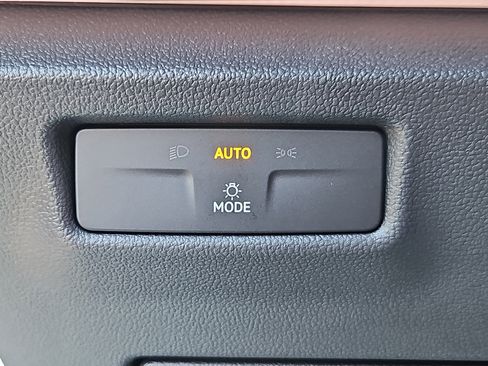 New 2026 Volkswagen Tiguan SE R-Line AWD/4WD image 10