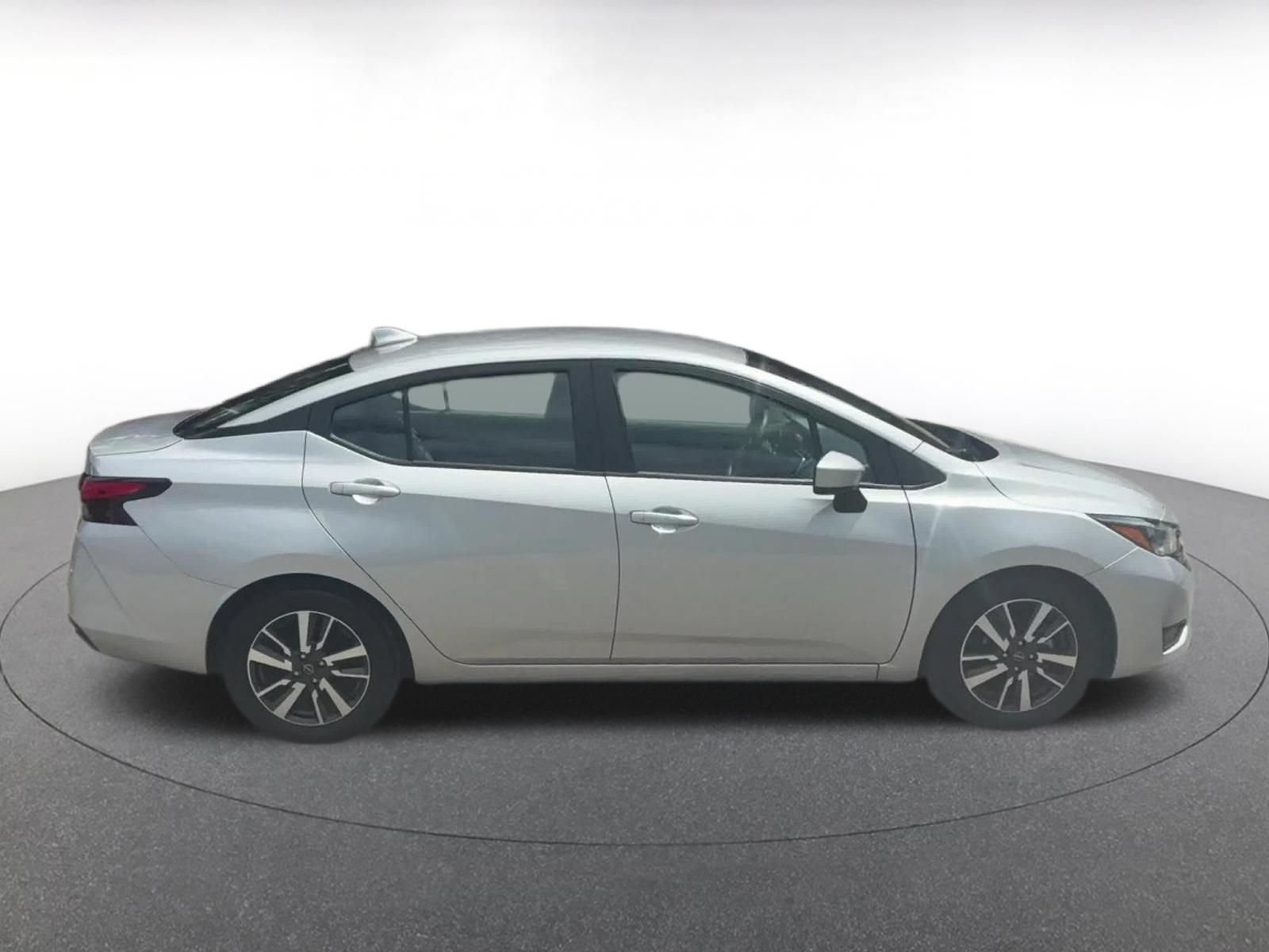 Used 2025 Nissan Versa SV FWD image 15