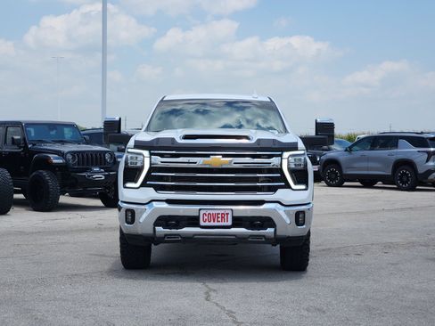 Used 2024 Chevrolet Silverado 2500 LTZ w/ LTZ Plus Package AWD/4WD image 2