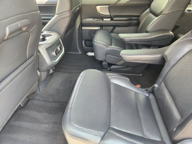 Used 2025 Ford Expedition Max Platinum AWD/4WD image 32