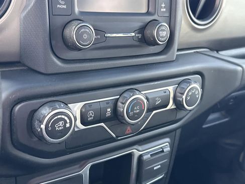 Used 2021 Jeep Wrangler Unlimited Sport image 29