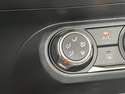 Certified 2025 Nissan Kicks S AWD/4WD image 30