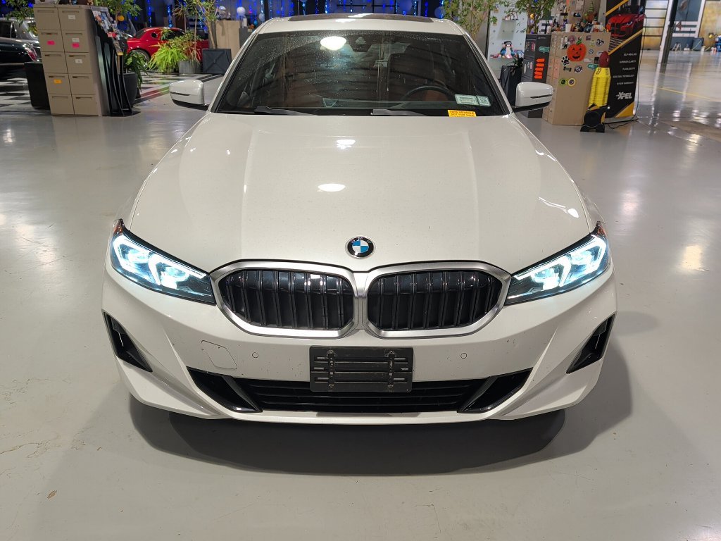 Certified 2023 BMW 330i xDrive Sedan w/ Premium Package AWD/4WD image 4