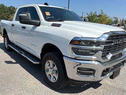 Used 2026 RAM 2500 Big Horn AWD/4WD image 5