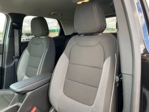 Used 2025 Chevrolet TrailBlazer LT image 11