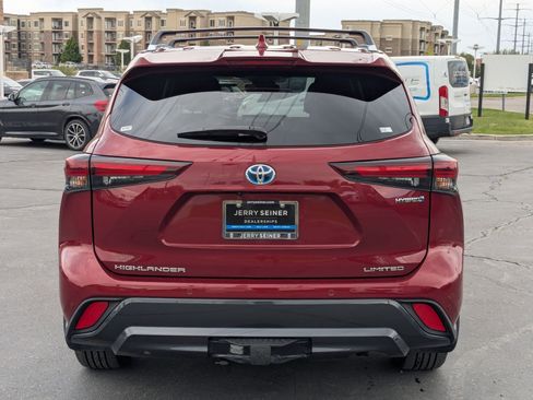 Used 2024 Toyota Highlander Limited AWD/4WD image 5
