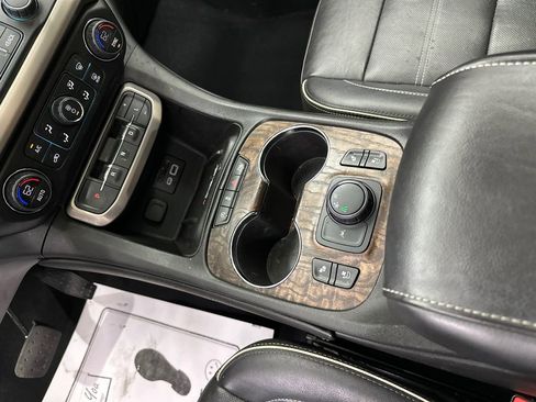 Used 2020 GMC Acadia Denali w/ Technology Package image 34