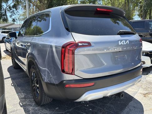Certified 2022 Kia Telluride LX image 7