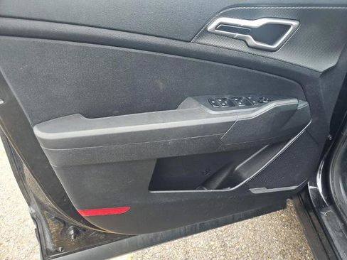 Used 2024 Kia Sportage LX image 14