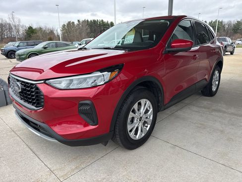 Certified 2023 Ford Escape Active w/ Tech Pack #2 image 3