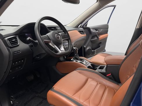 Used 2018 Nissan Rogue SL w/ Premium Package FWD image 12