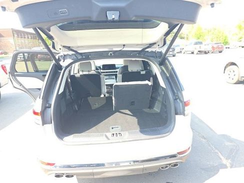 Used 2025 Lincoln Aviator AWD w/ Equipment Group 101A image 6