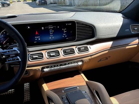 New 2026 Mercedes-Benz GLS 450 4MATIC image 7