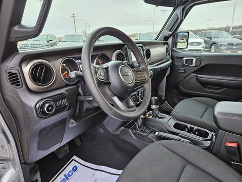 Used 2020 Jeep Wrangler Unlimited Sport S image 23