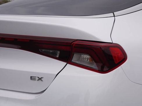 Used 2021 Kia K5 EX FWD image 12