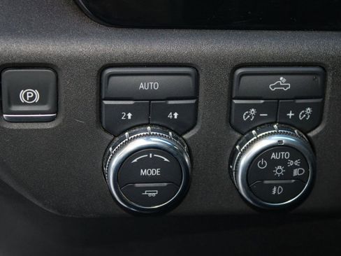 Used 2024 GMC Sierra 1500 Elevation image 25