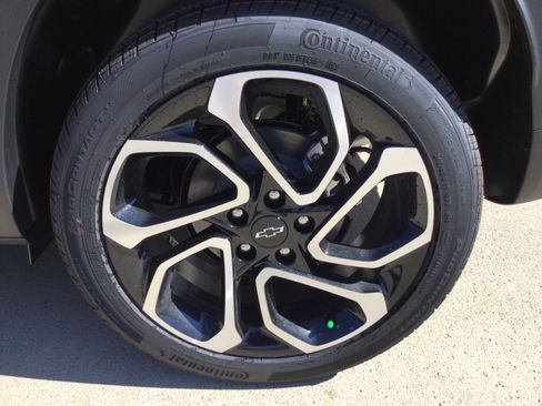 New 2026 Chevrolet Trax RS w/ Driver Confidence Package FWD image 5