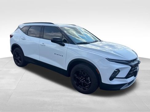 Used 2024 Chevrolet Blazer LT w/ Convenience Package AWD/4WD image 9