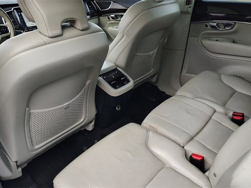 Used 2019 Volvo XC90 T6 Momentum w/ Protection Package Premier image 26