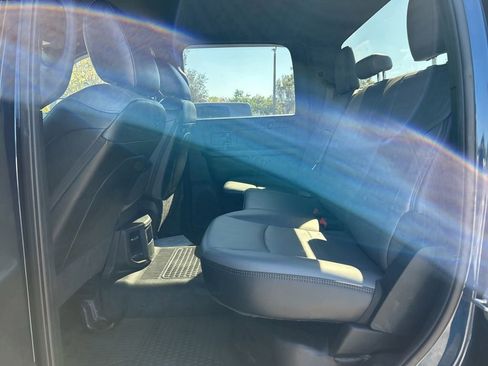 Used 2022 RAM 5500 Tradesman w/ Chrome Appearance Group AWD/4WD image 14