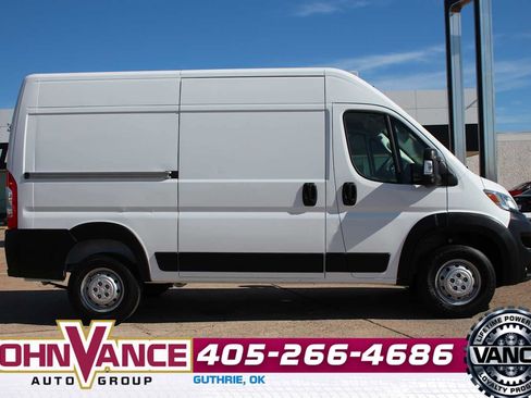 Used 2023 RAM ProMaster 2500 w/ Driver Convenience Group image 11
