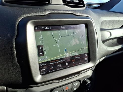 Certified 2022 Jeep Renegade Latitude w/ Convenience Group image 18